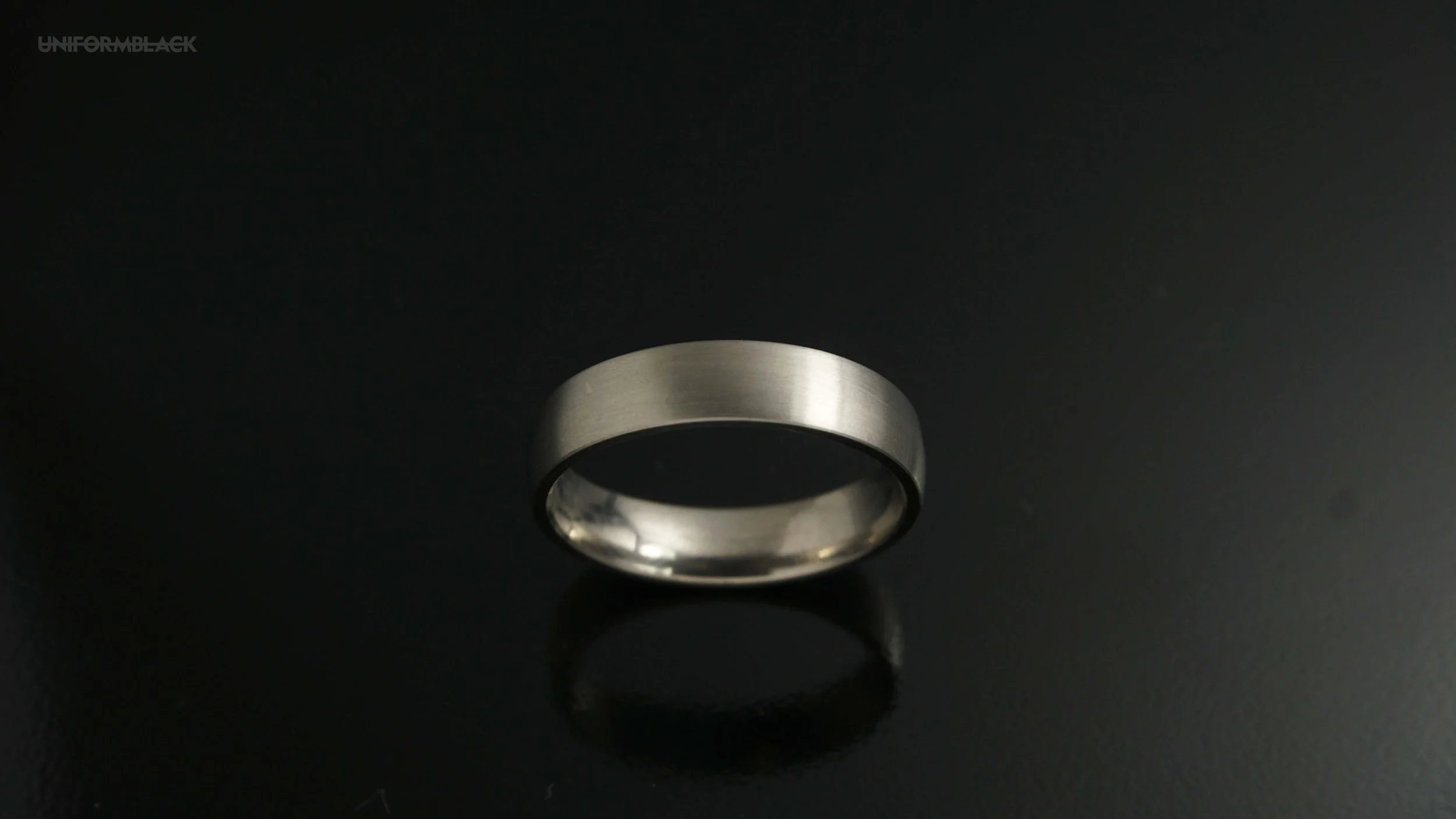 Stylish Gunmetal Wedding Bands for Men: Bold Choices for Modern Grooms